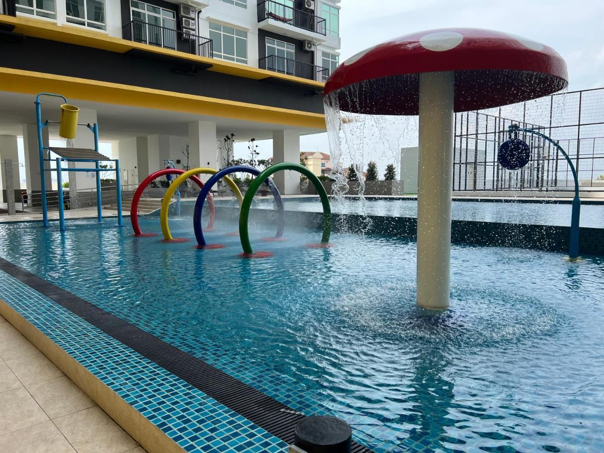 New!! Loving Night Novo 2Br 4-9Pax I Jonker I Netflix I Family Apartment Malacca Exterior photo